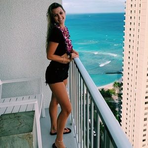 Meet your Posher, Olivia